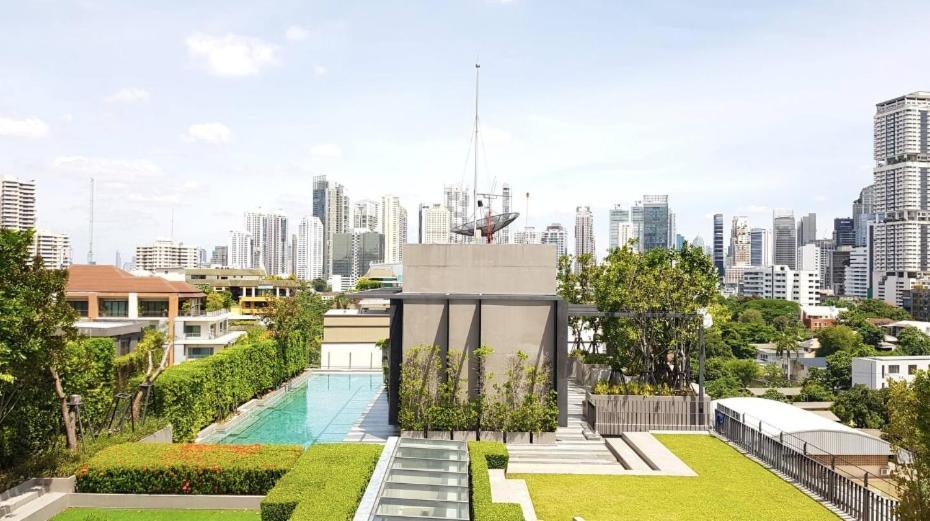Luxury 2br With Sky Pool & Gym Near Bts Thong Lo Apartment