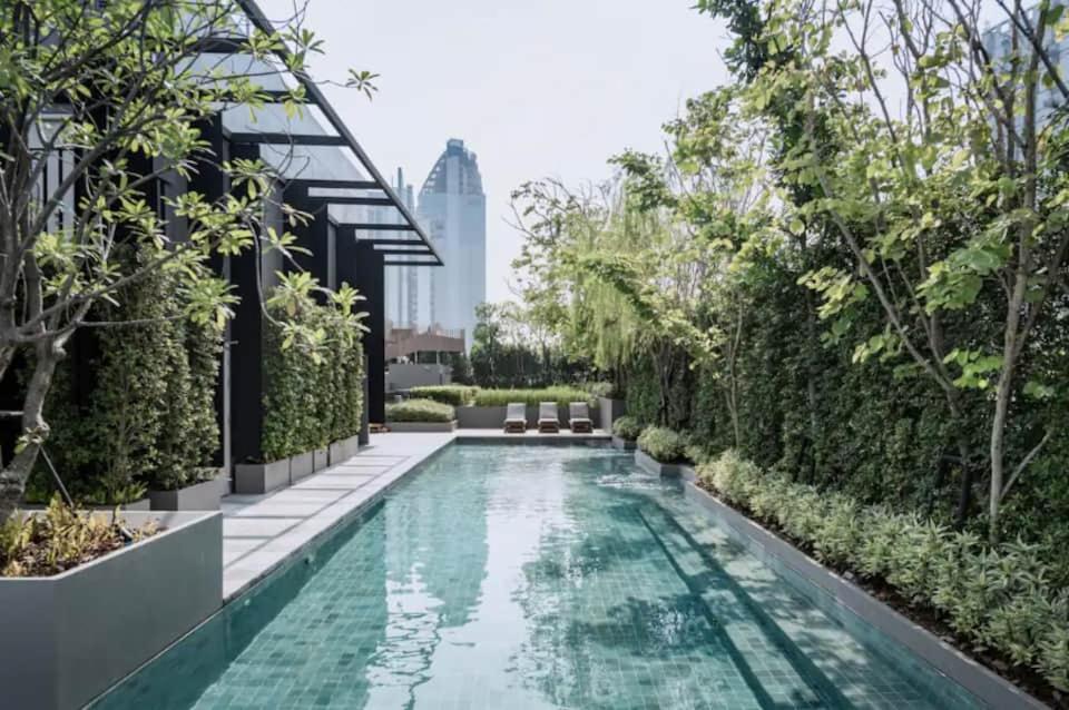 Apartment Luxury 2br With Sky Pool & Gym Near Bts Thong Lo Bangkok