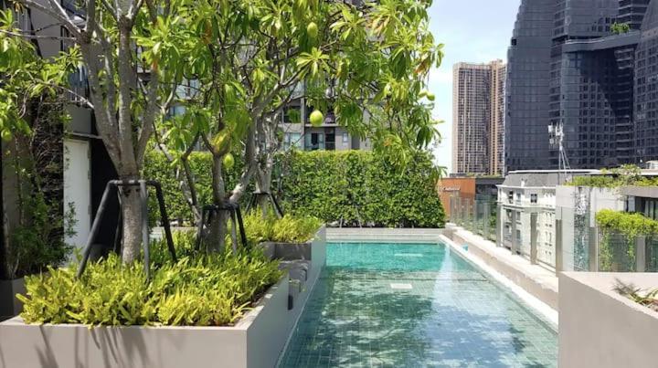 Luxury 2br With Sky Pool & Gym Near Bts Thong Lo * Bangkok