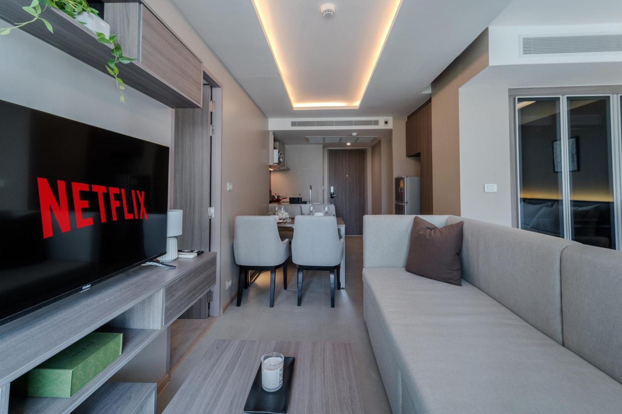 Luxury 2br With Sky Pool & Gym Near Bts Thong Lo Apartment
