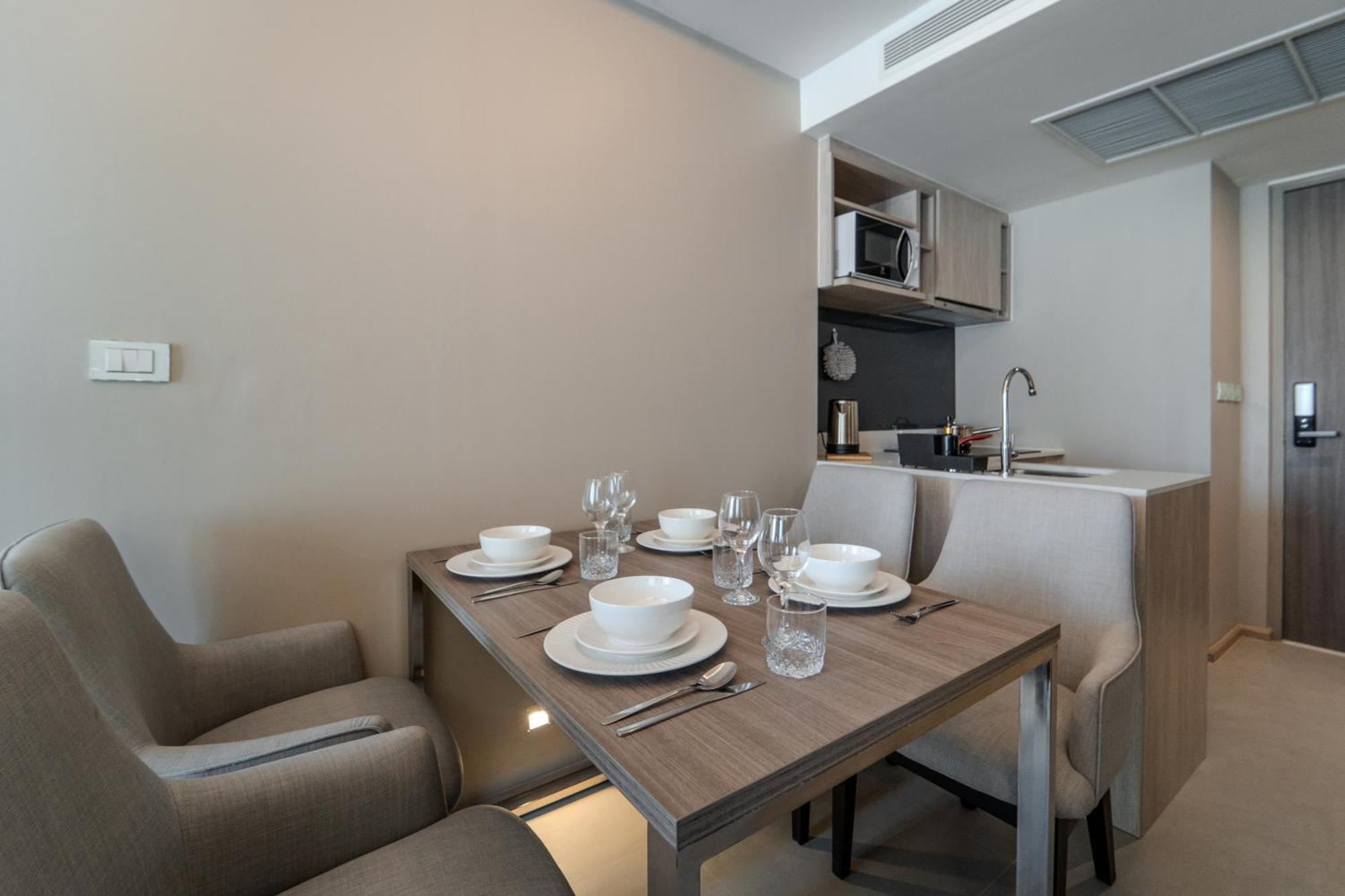Apartment Luxury 2br With Sky Pool & Gym Near Bts Thong Lo