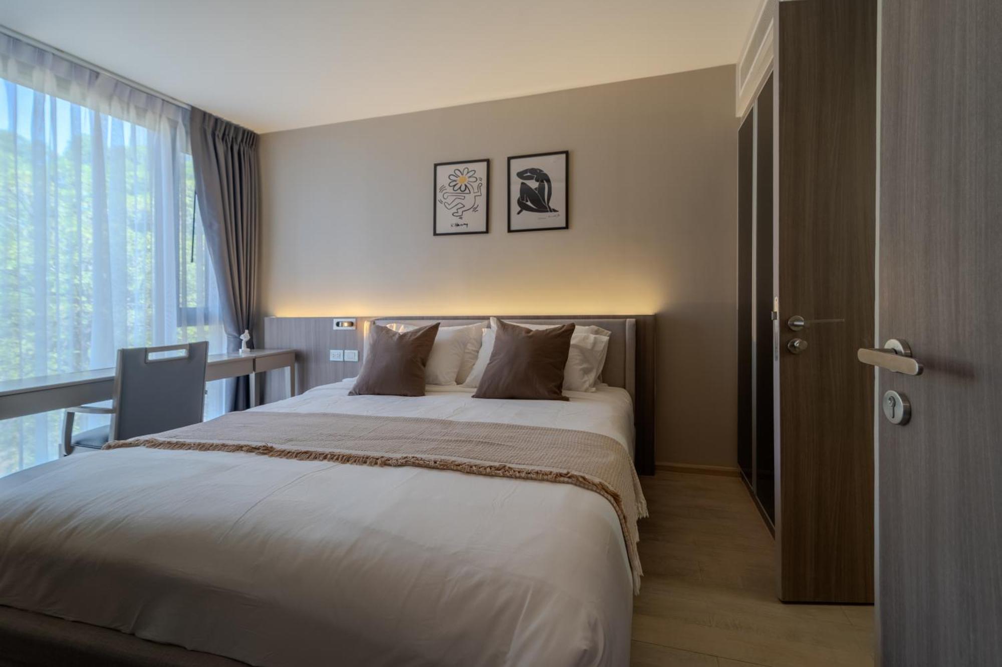 Luxury 2br With Sky Pool & Gym Near Bts Thong Lo * Bangkok